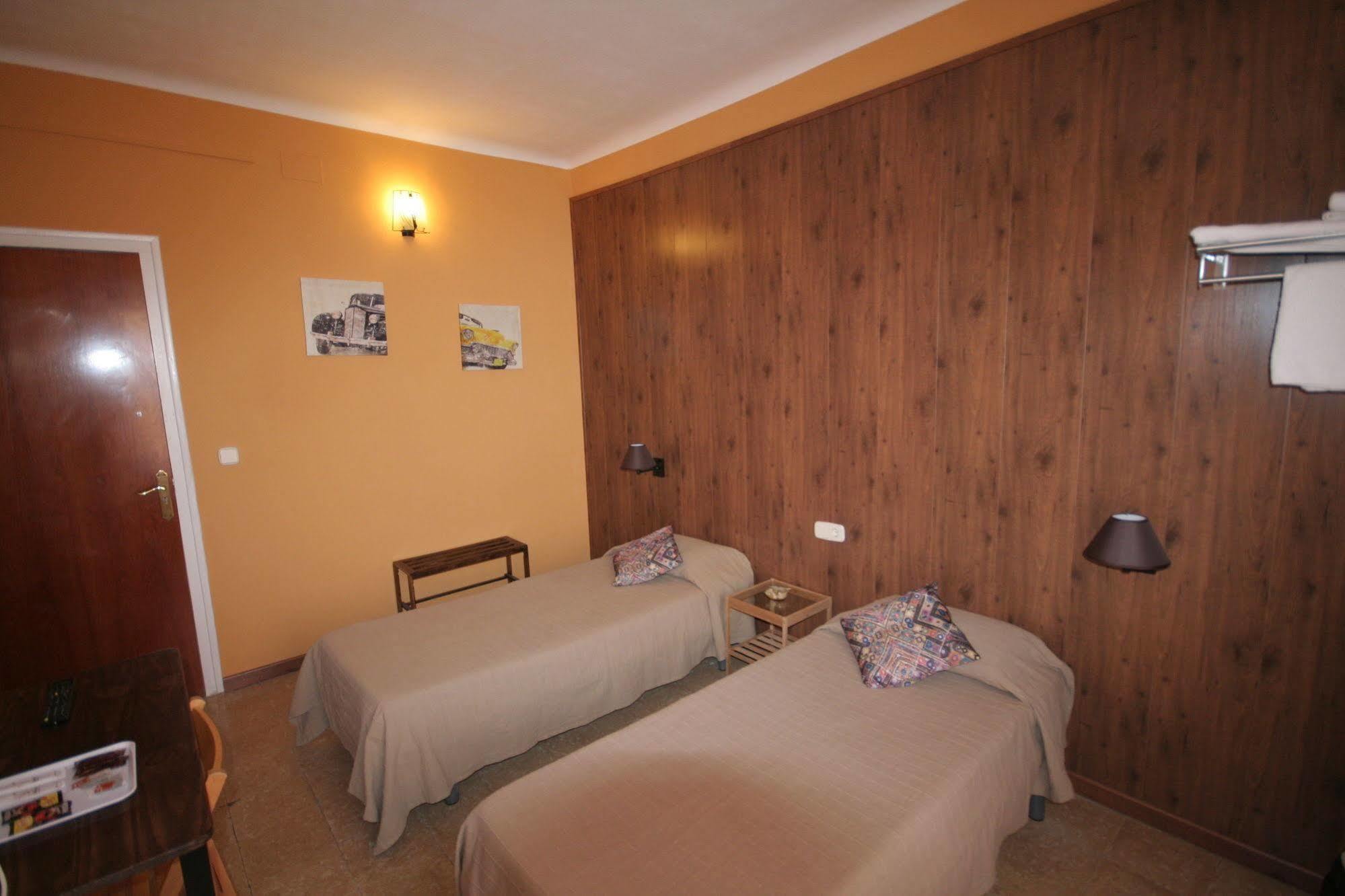 Hostal Juventus Портбоу Экстерьер фото